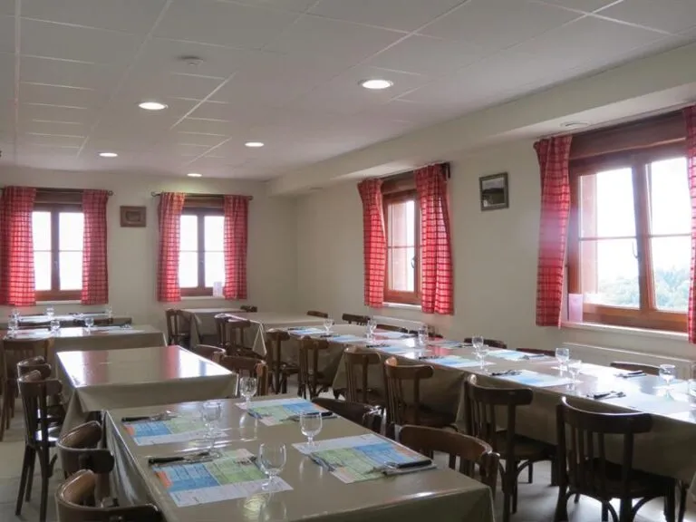 Balade ferme-auberge Wissgrut : Des hĂȘtres sortis tout droit des contes